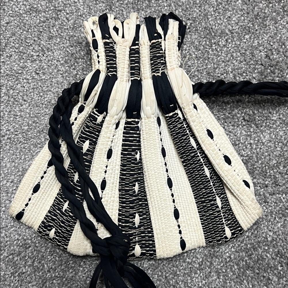 Stylish Black and Cream/ Ivory Wristlet - Picture 2 of 4